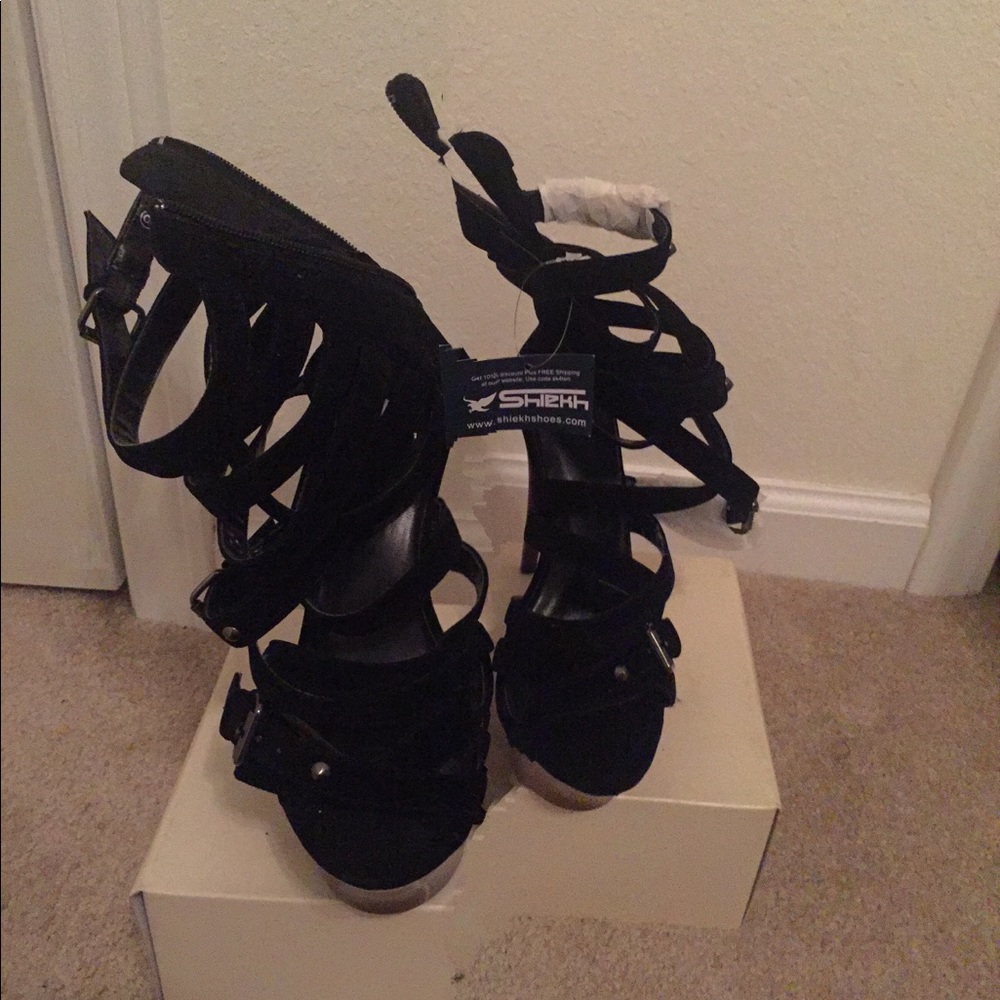Platforms - Picture 3 of 3
